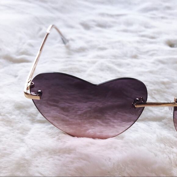 Miley Purple Gradient Heart Sunglasses - Picture 7 of 11